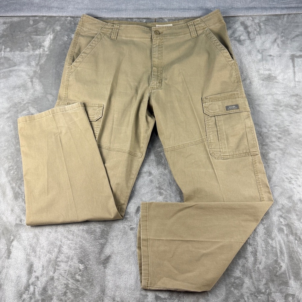 Wrangler Cargo Pants Mens 40x30 70ABWEW Tan Relaxed Fit Stretch EUC